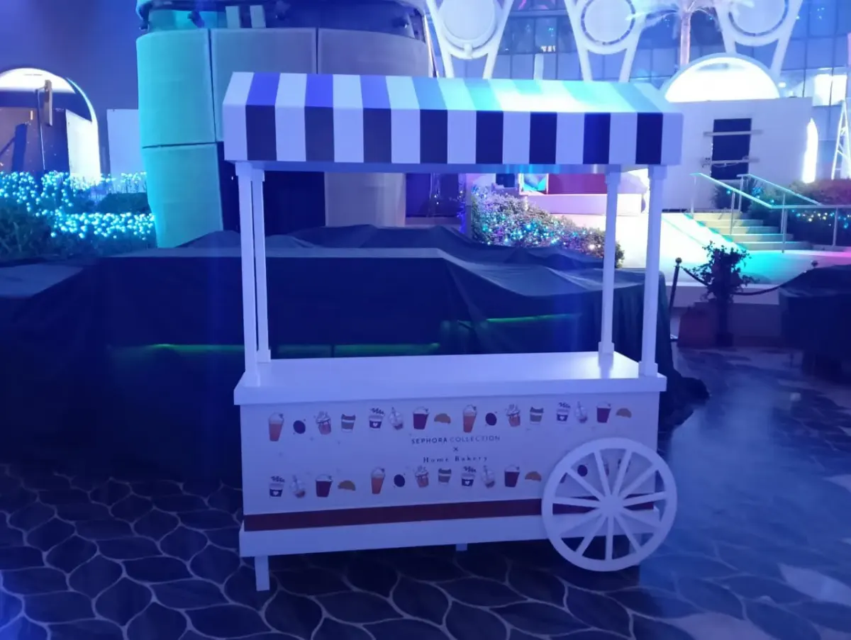 Fabricated display unit built in Dubai (3)