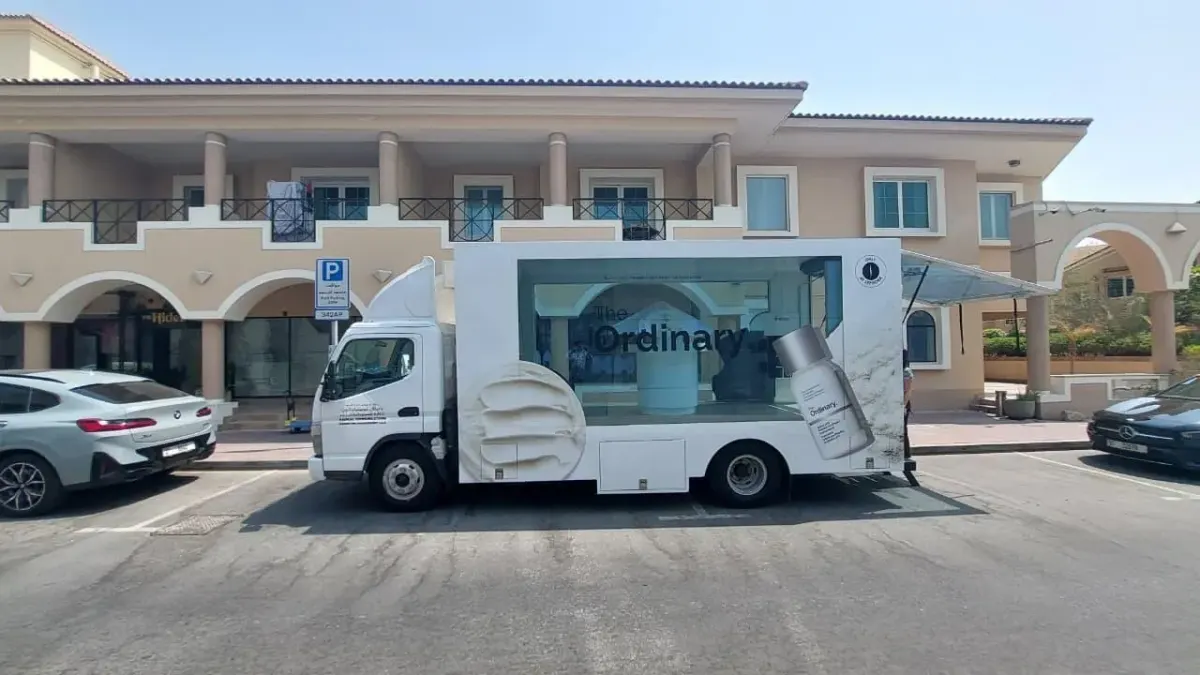Mobile activation truck on the road in Dubai (13)