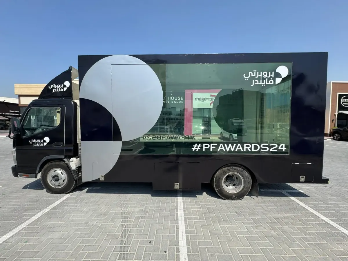Mobile activation truck on the road in Dubai (17)