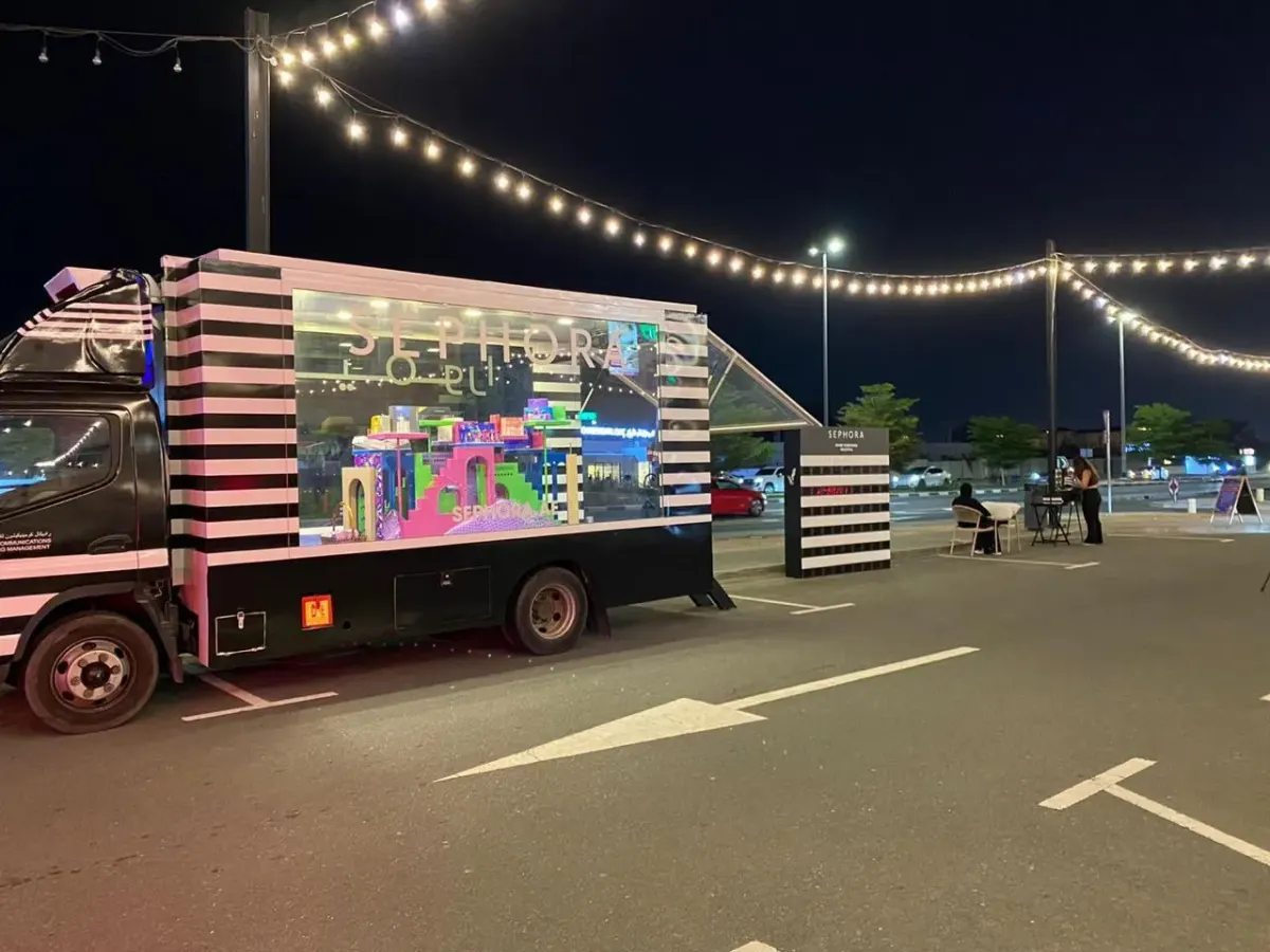 Mobile activation truck on the road in Dubai (8)